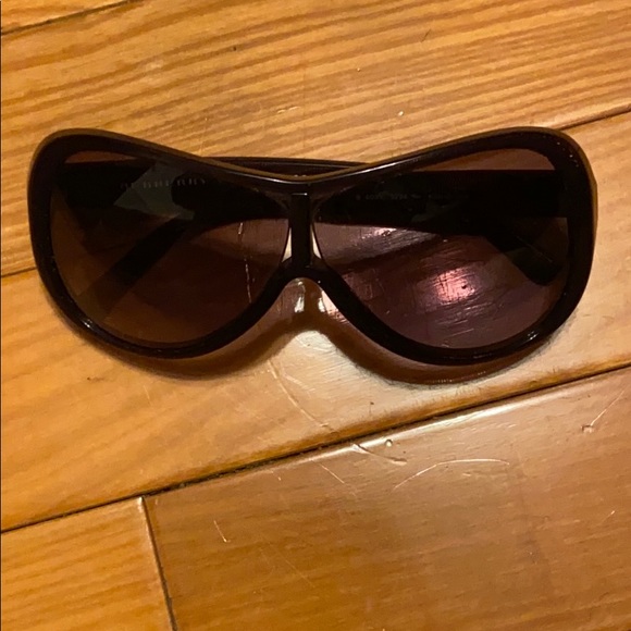 Burberry Sunglasses - Picture 2 of 13
